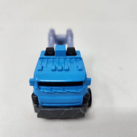 Hot Wheels Heavy Hitcher Tow Truck Blue & Gray Die-Cast Toy Vehicle 1:64 Scale M - Picture 4 of 7